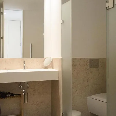 Chiado Bright Modern With Ac Elevator Lisbon