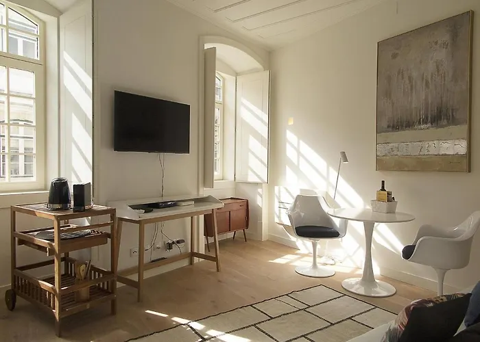 Chiado Bright Modern With Ac Elevator Apartment