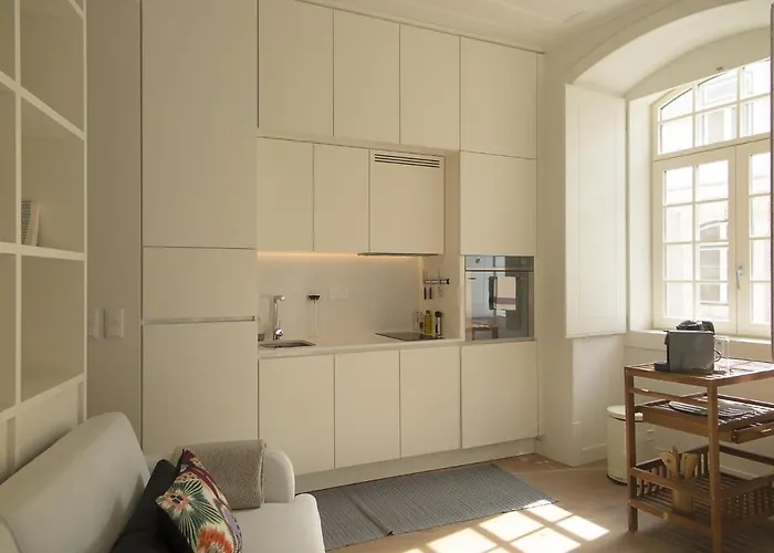 Chiado Bright Modern With Ac Elevator