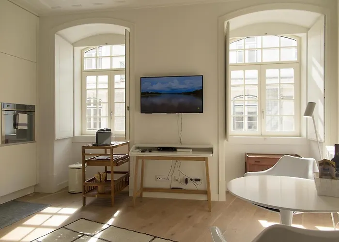 Chiado Bright Modern With Ac Elevator