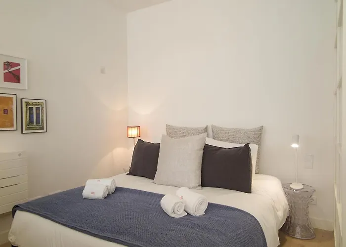 Διαμέρισμα Chiado Bright Modern With Ac Elevator