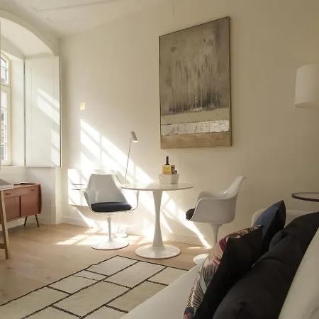 דירה Chiado Bright Modern With Ac Elevator ליסבון